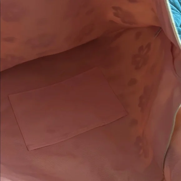 Hello Kitty Messenger Bag with Floral Accents - Picture 5 of 8